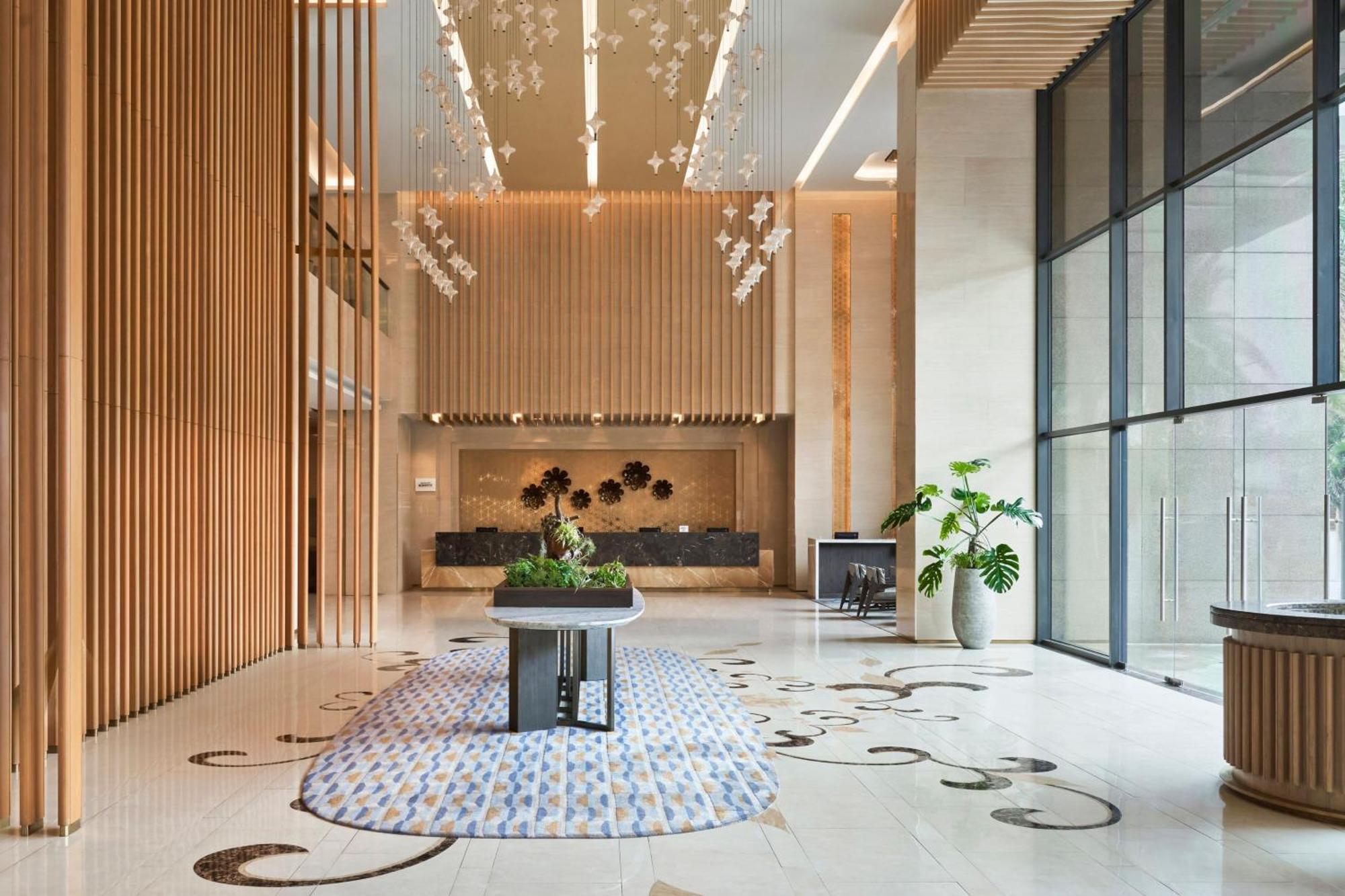 Sheraton Кан То Екстериор снимка The lobby of the hotel