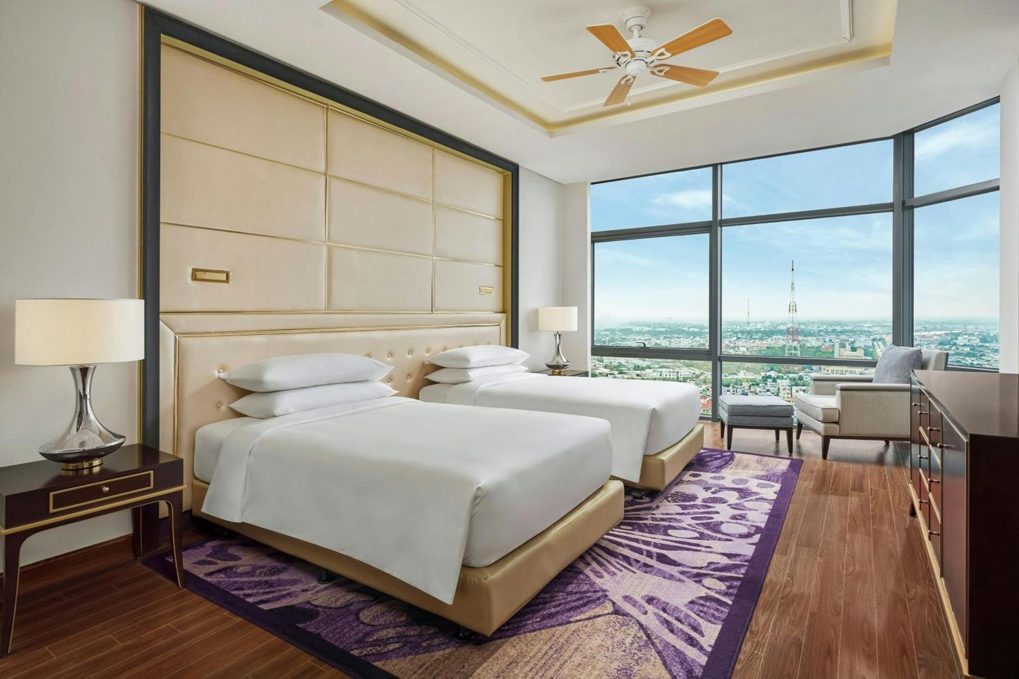 Sheraton Кан То Екстериор снимка Deluxe Room