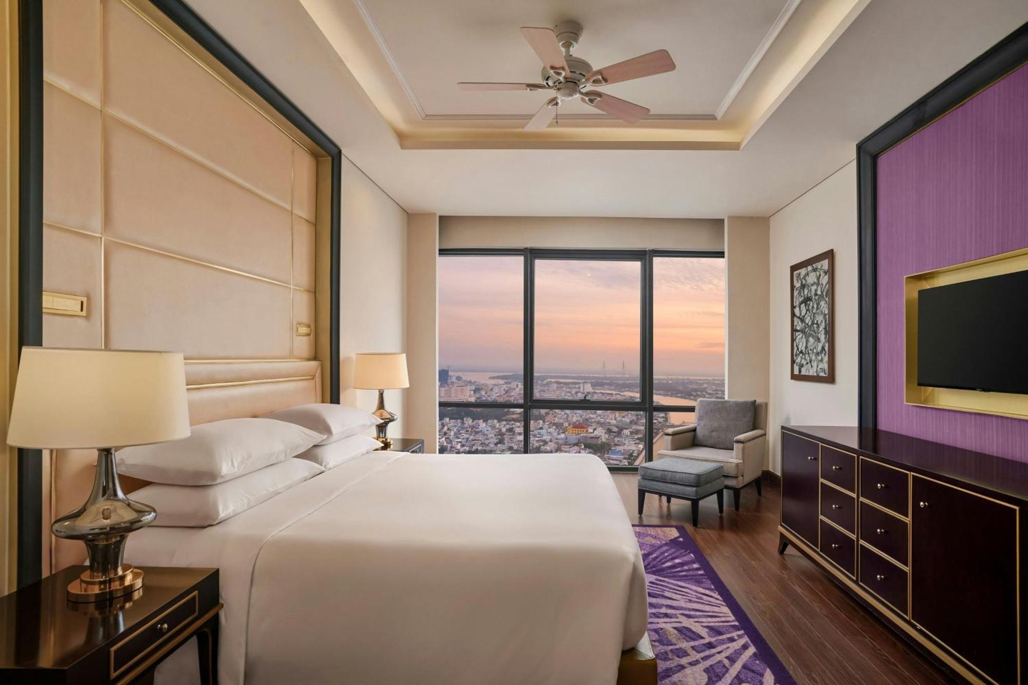 Sheraton Кан То Екстериор снимка A bedroom at the hotel